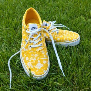 COPY - NWOT! Women's Van's Yellow and White Floral Low Top Sneakers